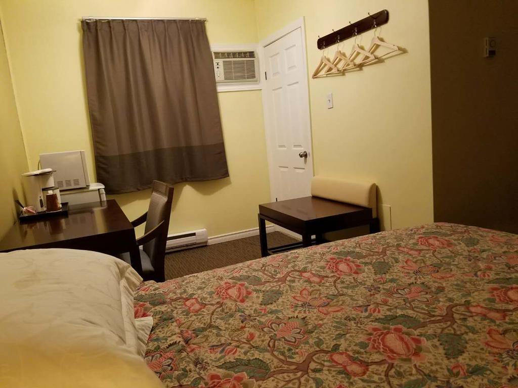 7 West Motel Carleton Place エクステリア 写真
