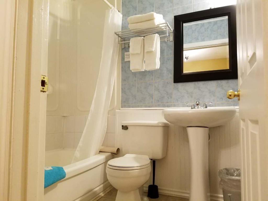 7 West Motel Carleton Place エクステリア 写真